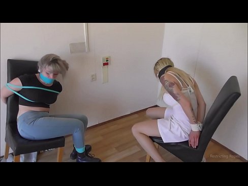 ❤️ Függő / Megkötözve és betömve / Szűzlány a bajban ☑ Porno at hu.123sex.ru