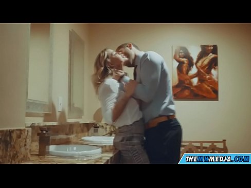 ❤️ Amikor egy bögyös szőke elcsábít egy nyilvános WC-ben ☑ Porno at hu.123sex.ru
